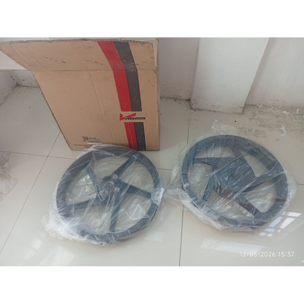 Velg V Rossi (SNI) velg '14 VARIO BEAT SCOOPY PALANG 5 STANDAR HITAM.