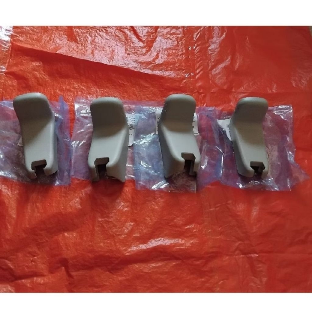 Cover baut jok pertama bagian belakang innova 2009-2015 ori set 4pcs