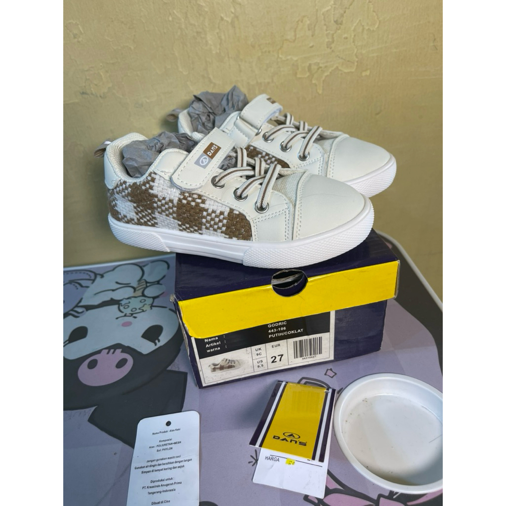 Dans sepatu anak