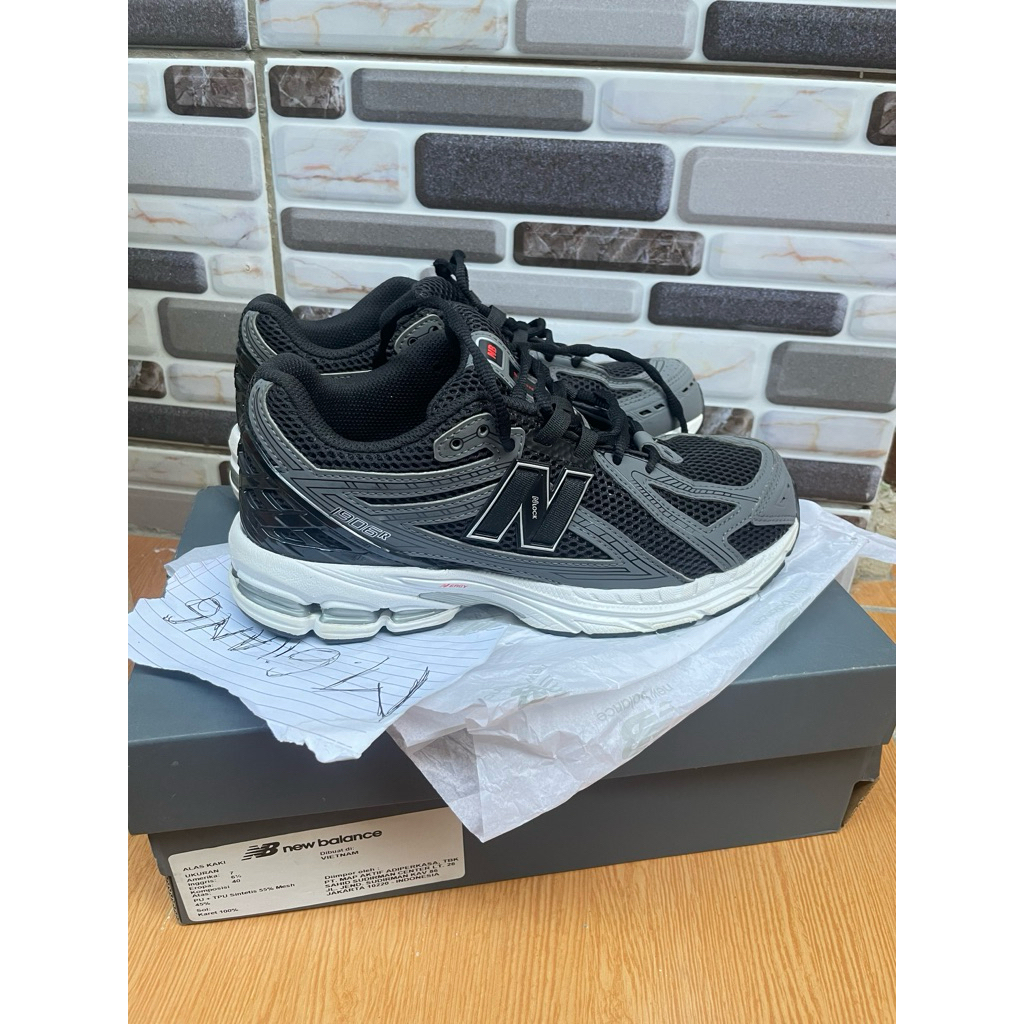 New Balance 1906R