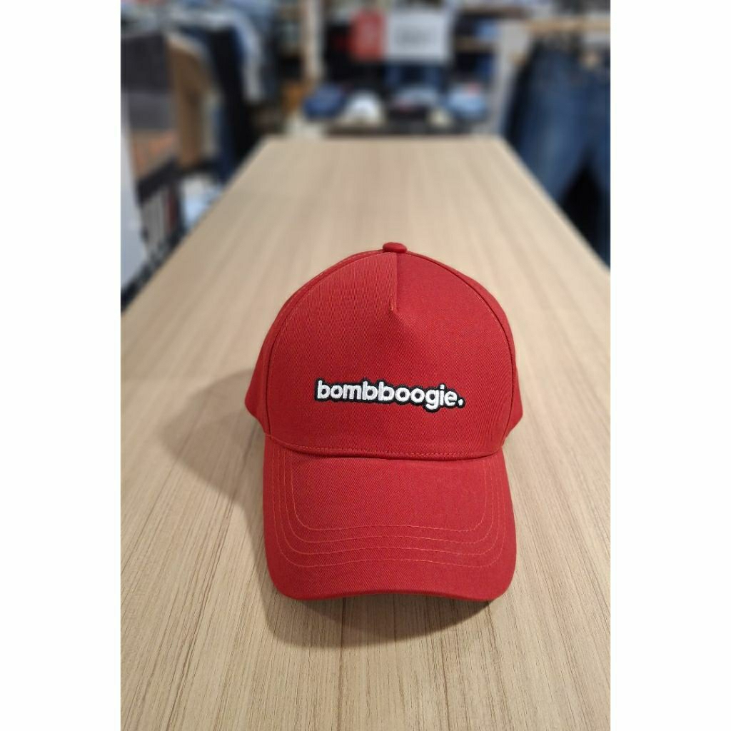 BOMBBOOGIE Topi Warna Merah Bombboogie Original