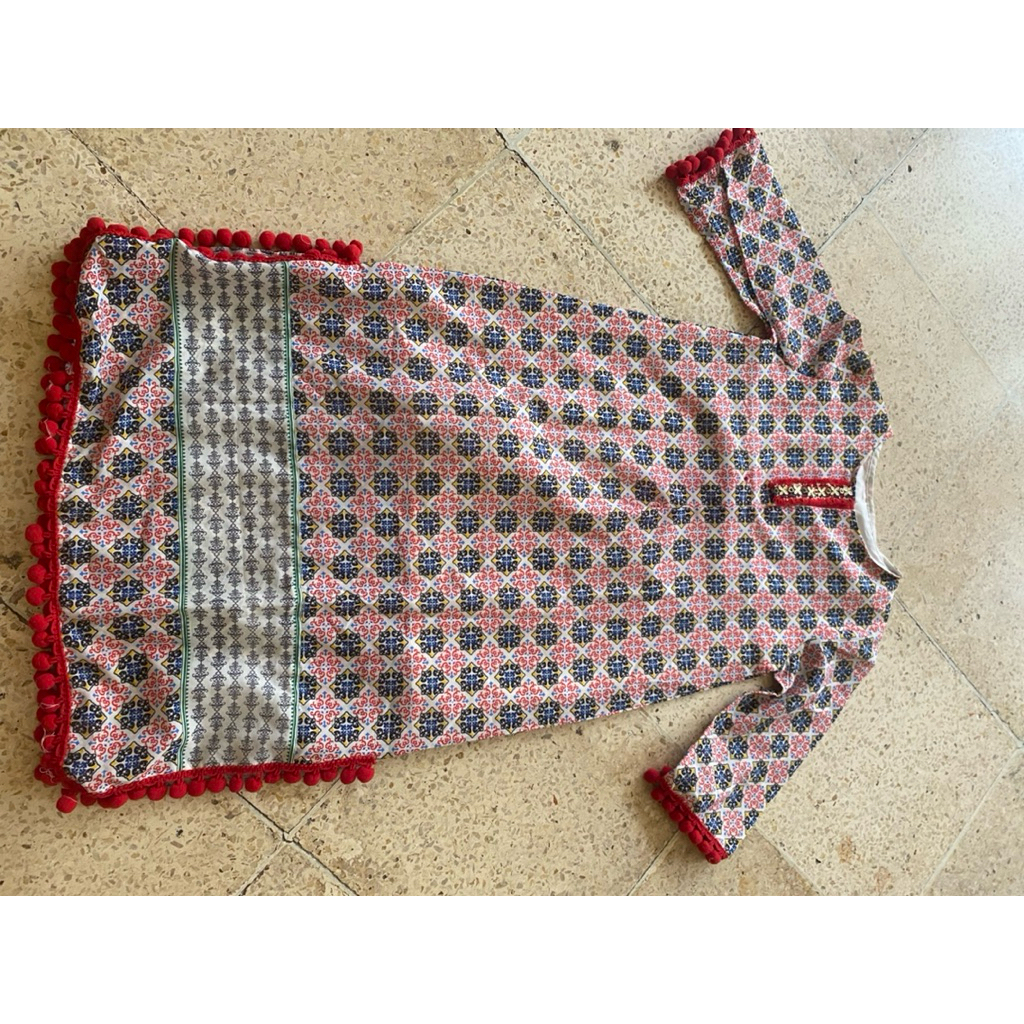 dress pompom