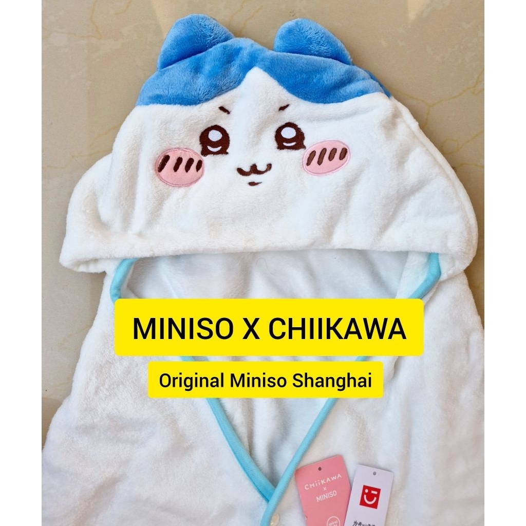 Bantal Selimut/Selimut Hoodie MINISO x CHiiKAWA (MINISO SHANGHAI)