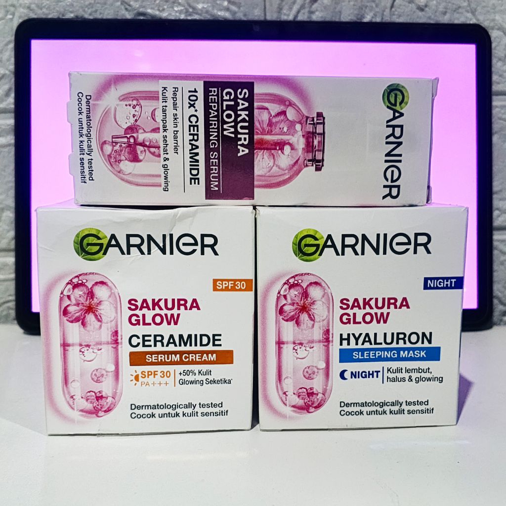 ( Paket Hemat ) Garnier Sakura Glow Serum + Cream Siang malam 50ml