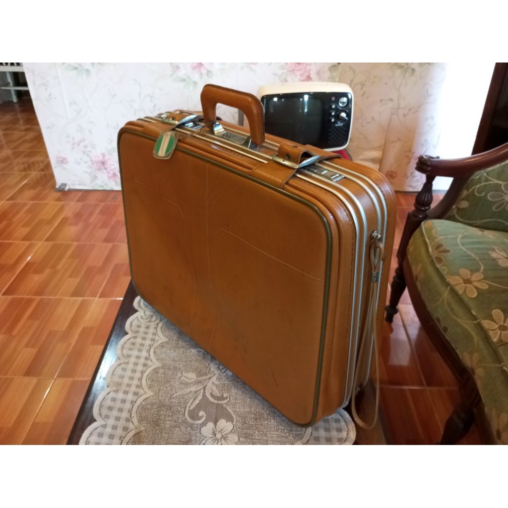 Koper  Kulit Jadul Antik Vintage Merk ECHOLAC  lawas Dekorasi Tua Kuno Retro