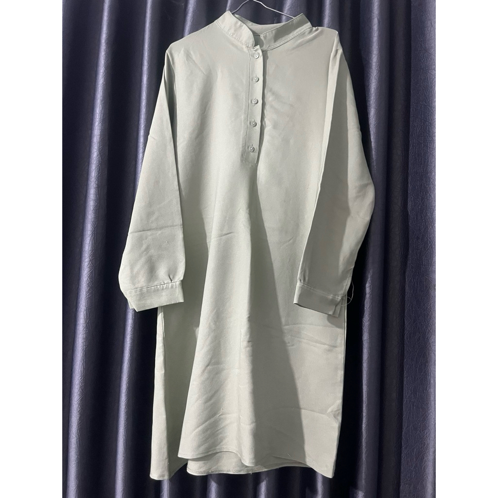 tunik warna sage green