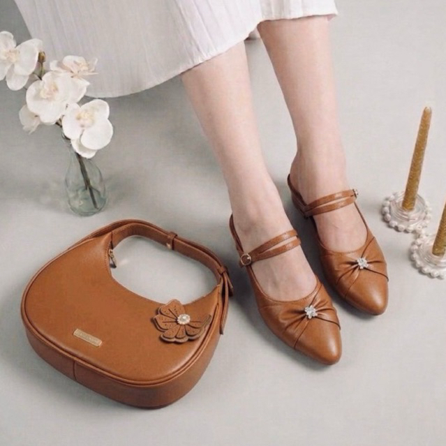 Sepatu Sandal wanita dan Tas wanita cantik dan menarik 1 set model terbaru