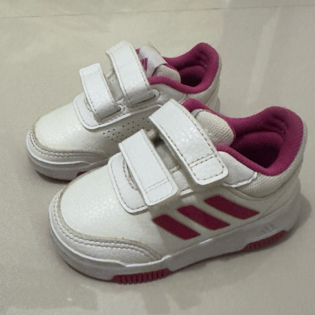 Sepatu adidas anak/bayi