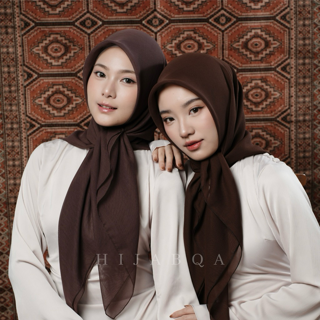 Hijab Segi Empat Paris Japan Sutra Motif Polos Lembut