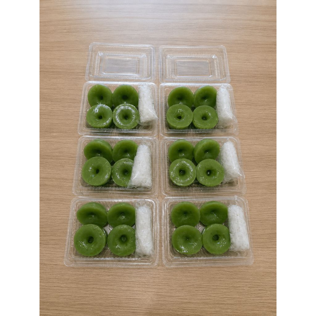 kue lumpang ijo pandan suji