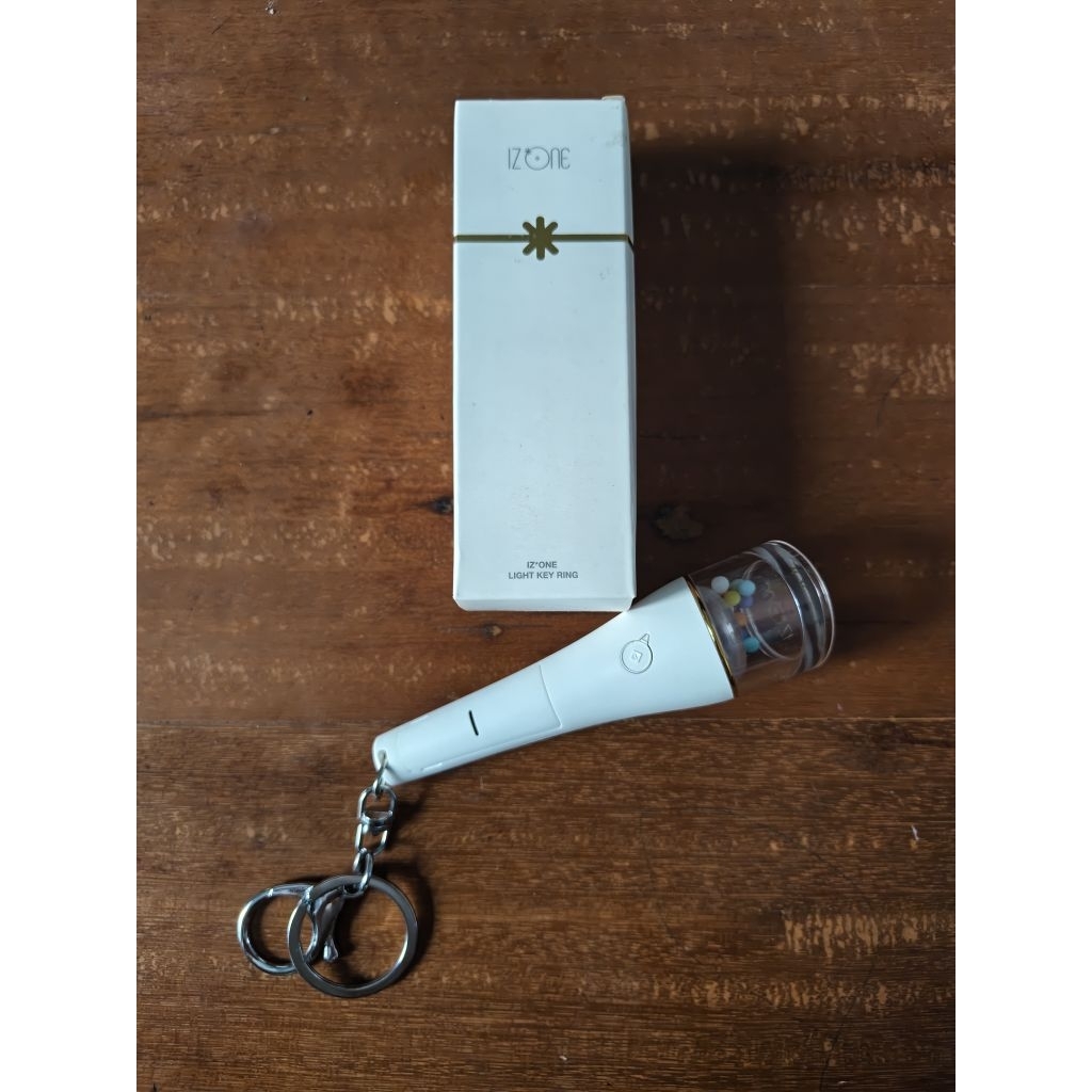 IZONE Lightstick Keychain