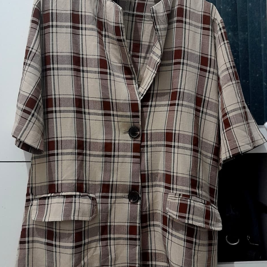 Blazer Wanita Motif Garis