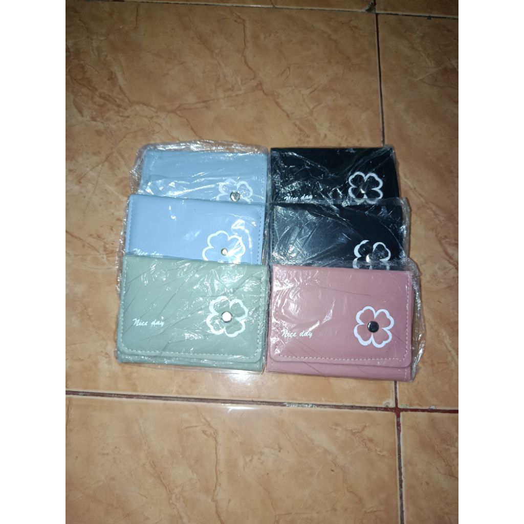 DOMPET WANITA SIMPLE