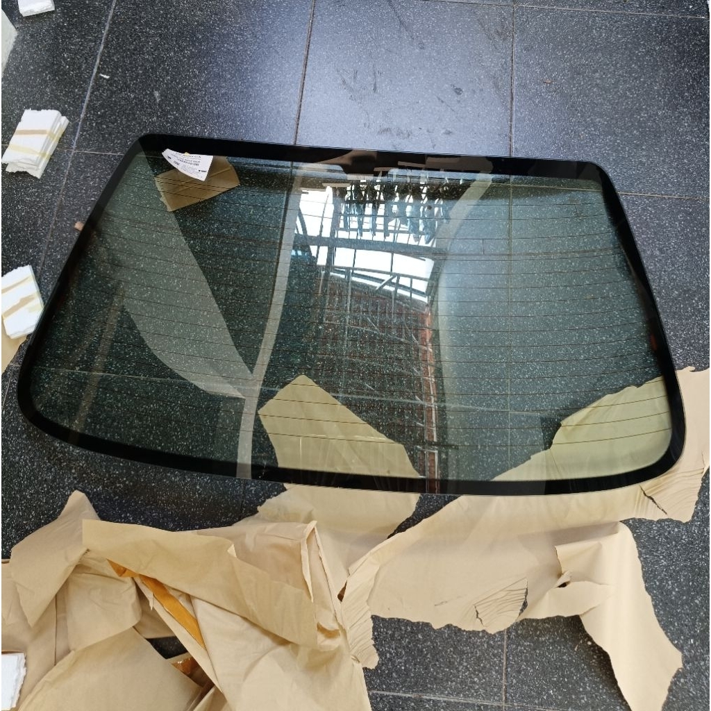 KACA BELAKANG MOBIL HONDA FERIO 1995-2000