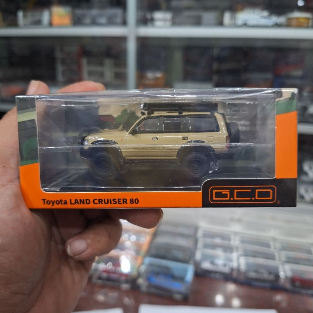 GCD Diecast Skala 64 Land Cruiser VX80 Yellow Sand