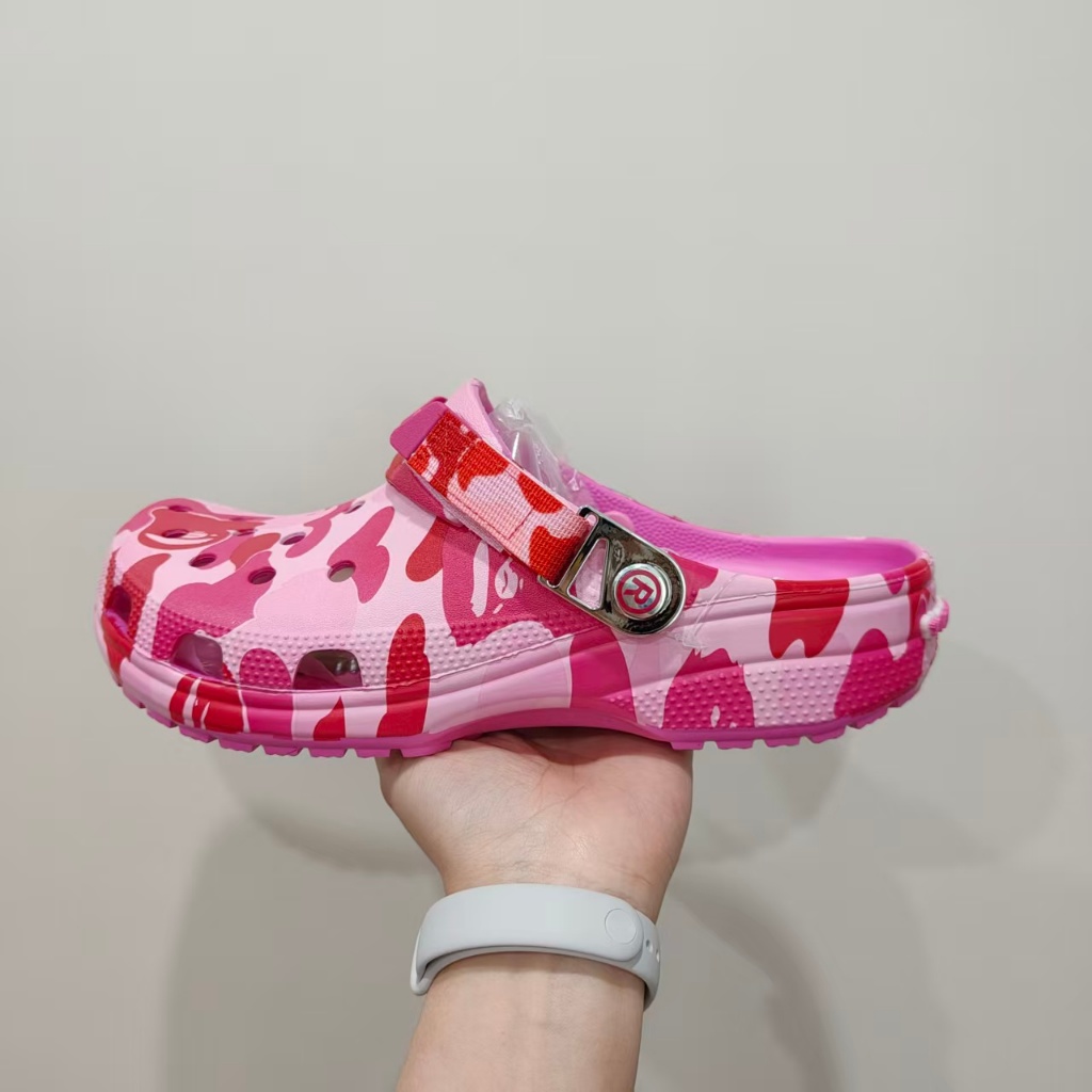 ORIGINAL Crocs x A Bathing Ape BAPE Pink Camo Sandal Wanita Sepatu Sandal Clog Slip On Nyaman Anti A