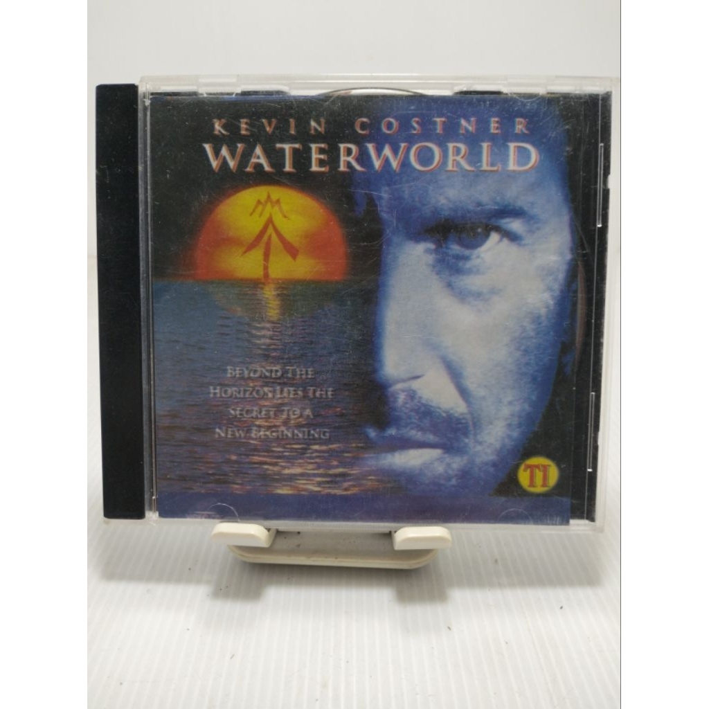 VCD WATERWORLD Pemeran Kevin Costner,