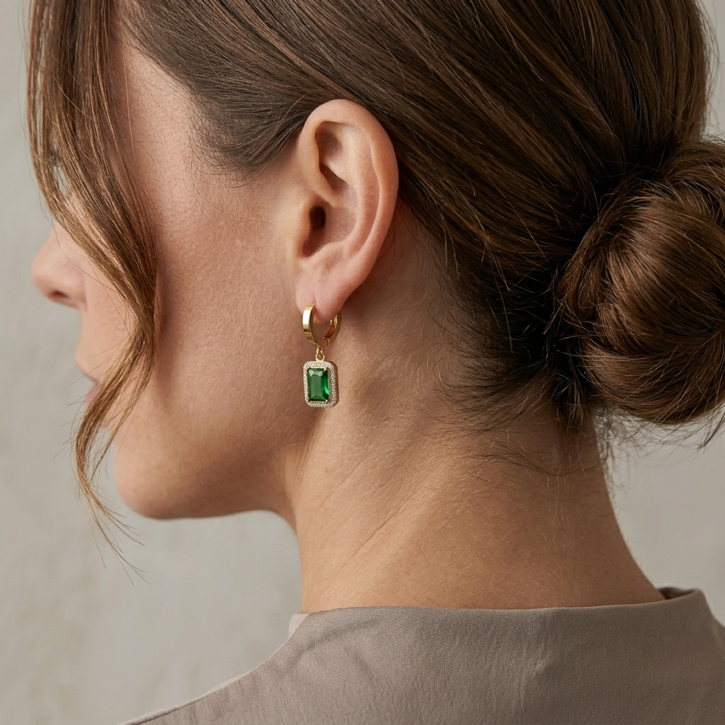 Anting Hoop Titanium Gold Liontin Kotak Batu Hijau