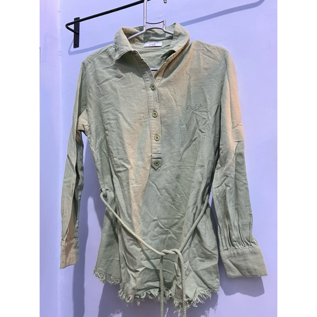 PRELOVED Kemeja Wanita / Blouse Wanita Exit