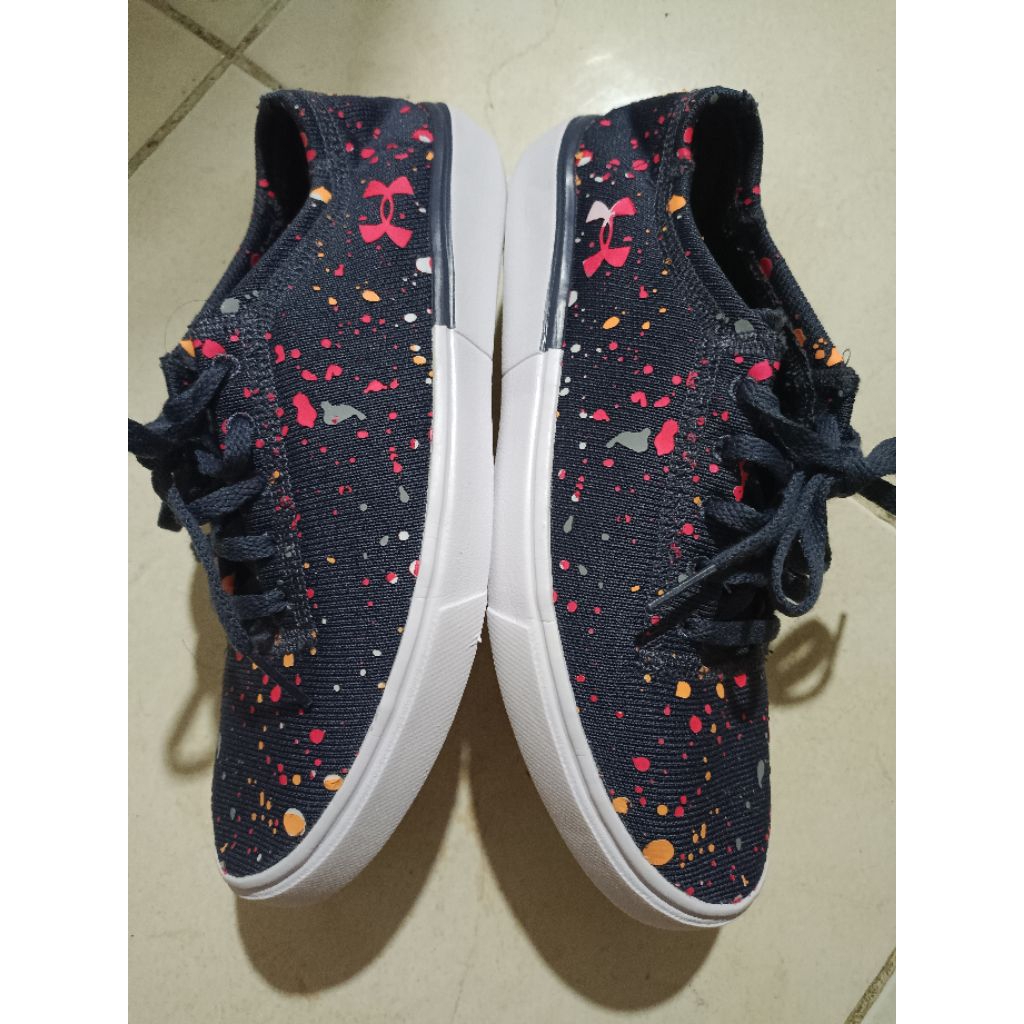sepatu second casual UNDER ARMOR  black 37 23.5