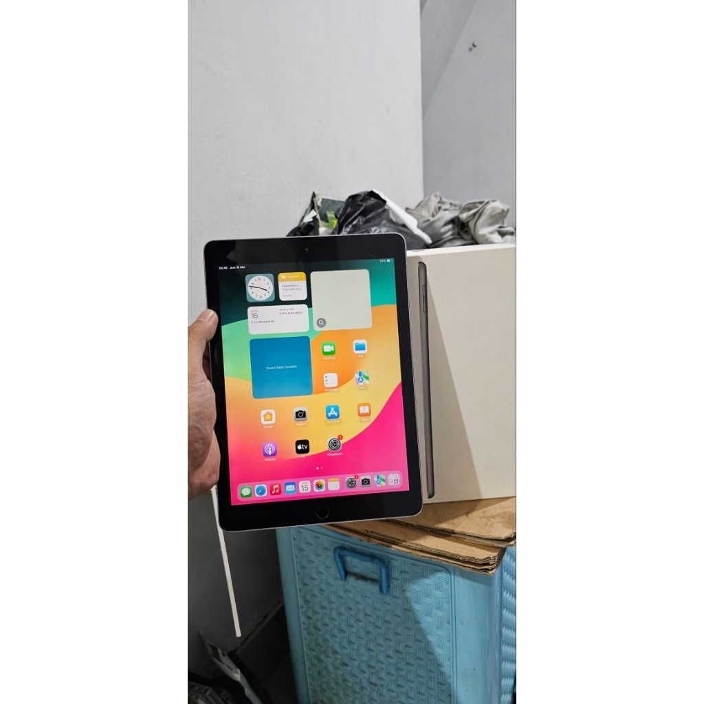 Second IPad 6 128gb Wifi Only Fullset