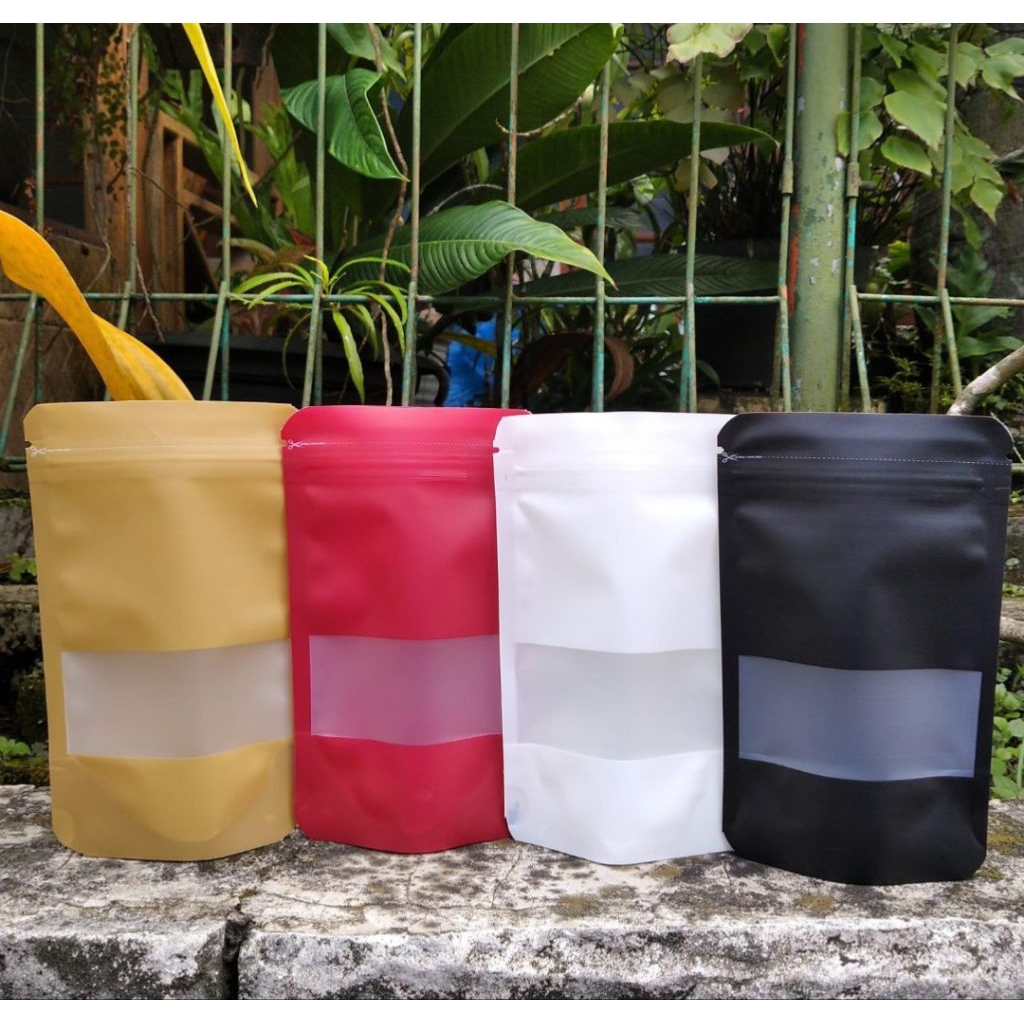 Standing pouch windows NON Alumunium ukuran 14x22 warna hitam