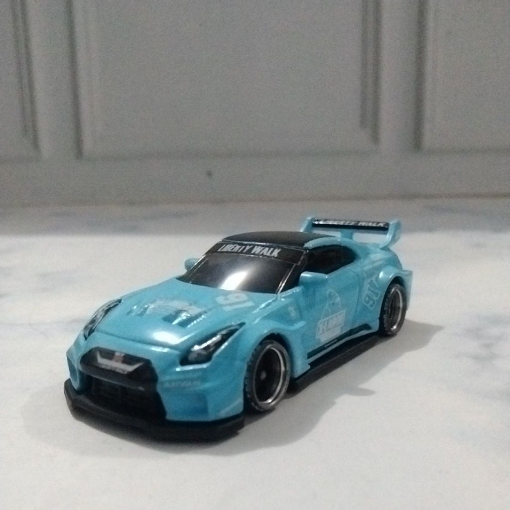 Hot Wheels Nissan Lbwk GTR 35 (loose,custom)