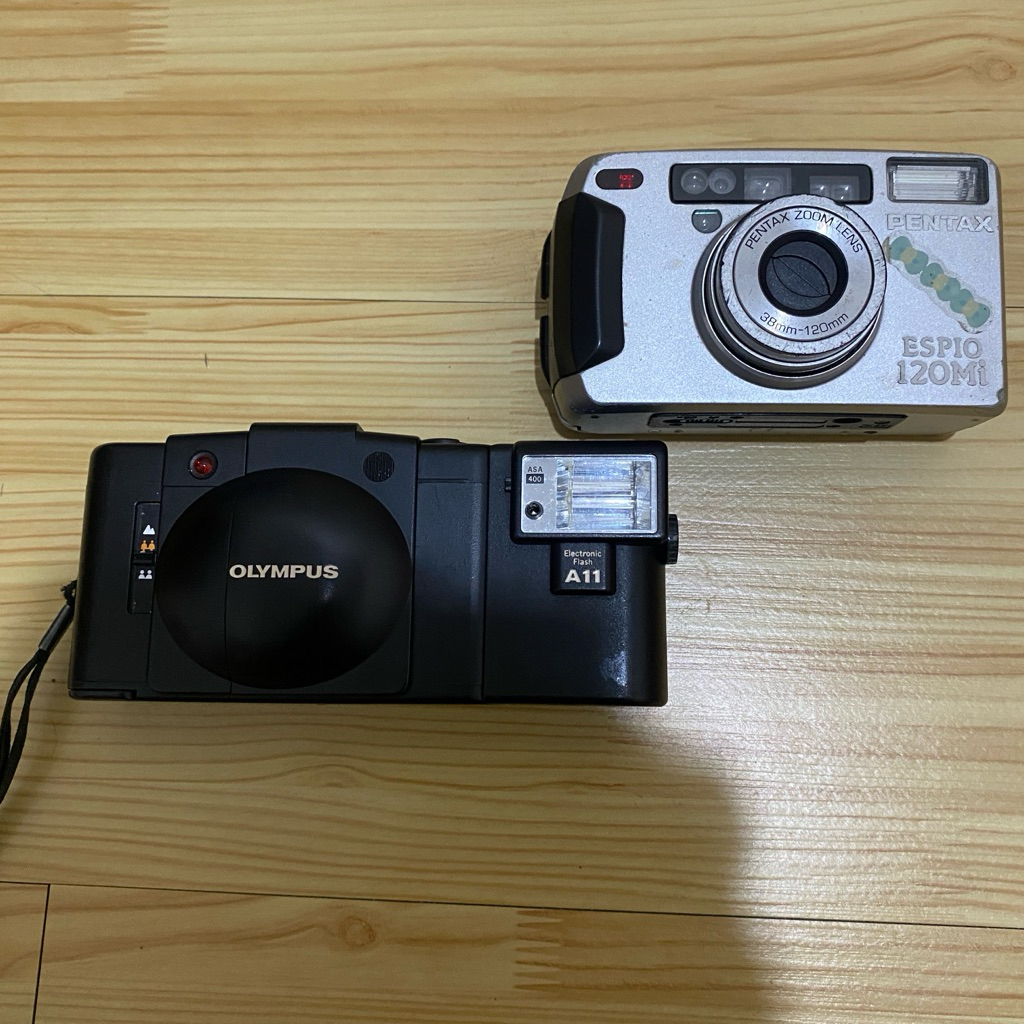 Kamera Analog Olympus XA 2 bahan