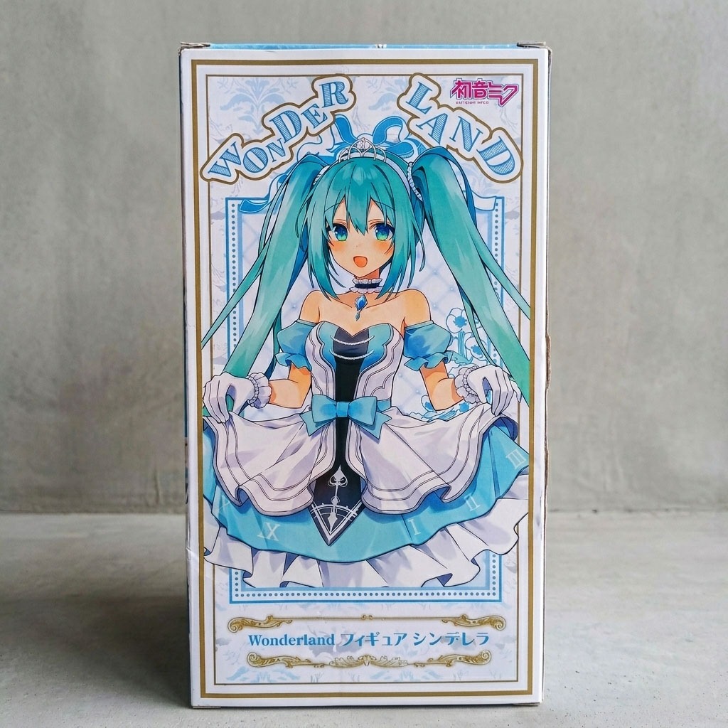 Taito Hatsune Miku Wonderland Figure - Cinderella