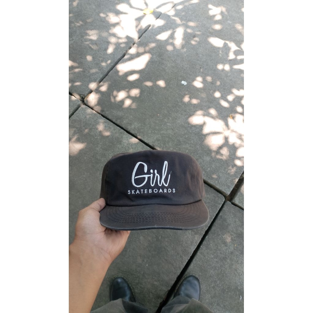 STRAPBACK - GIRL SKATEBOARD STRAPBACK HAT BLACK