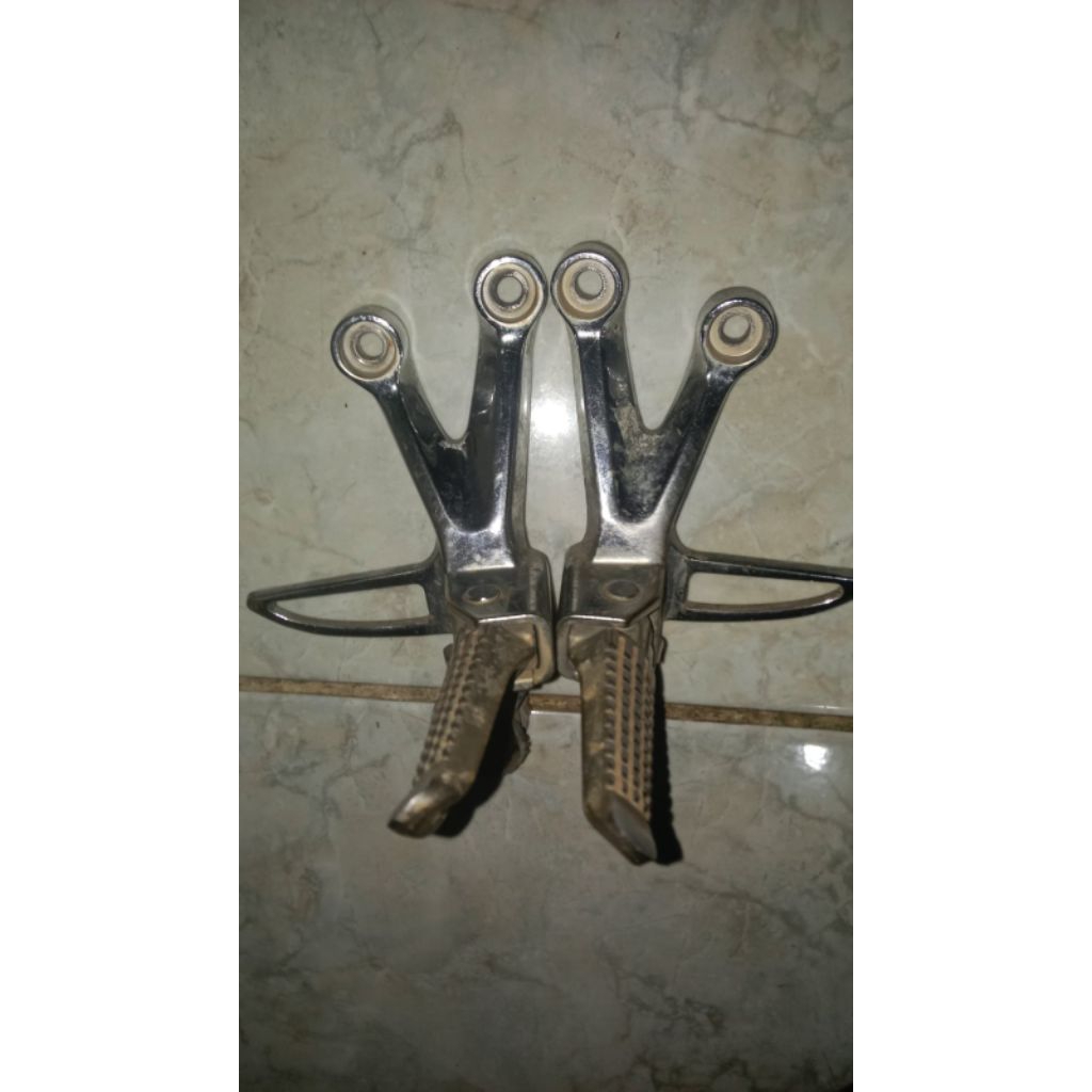 postep belakang satria Fu sudah crom Original copotan
