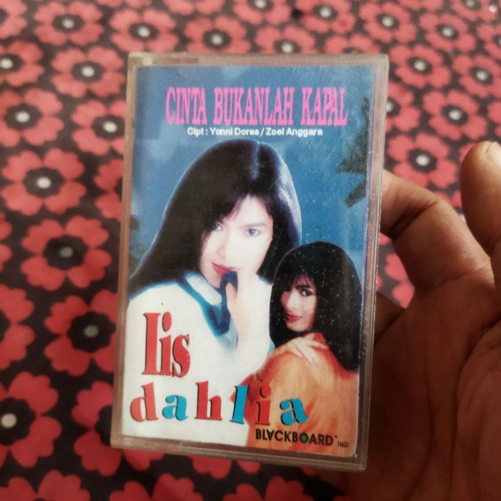 kaset iis dahlia cinta bukanlah kapal