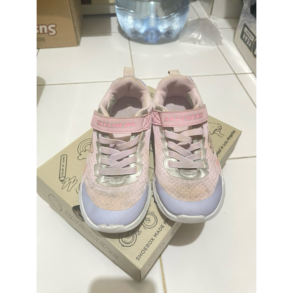sepatu skechers preloved