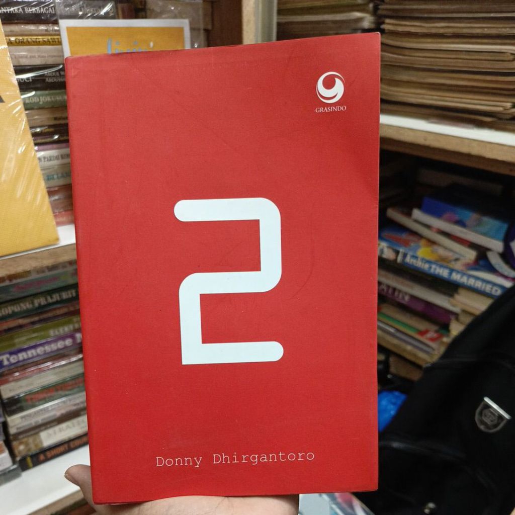 Buku novel 2 karya Donny Dhirgantoro