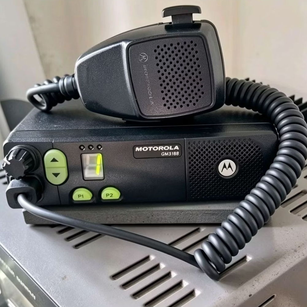 RIG MOTOROLA GM3188 UHF 403-440 Versi 40watt second LIKE NEW