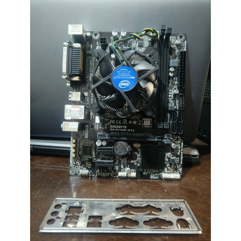 paket motherboard  Gigabyte prosesor i5-6400 soket H 110 Ds2