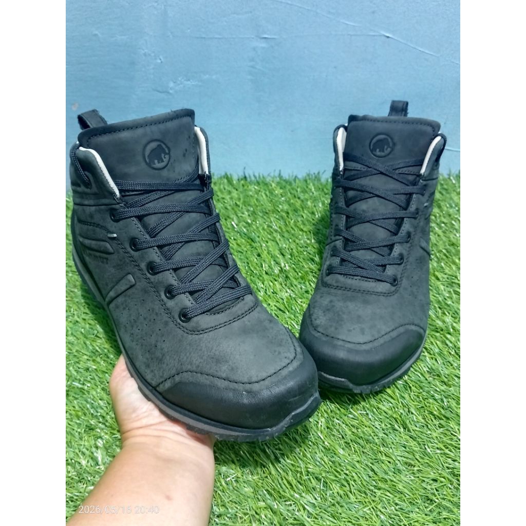 sepatu outdoor/ hiking mid cut  MAMMUT ALVRA 40/25 cm