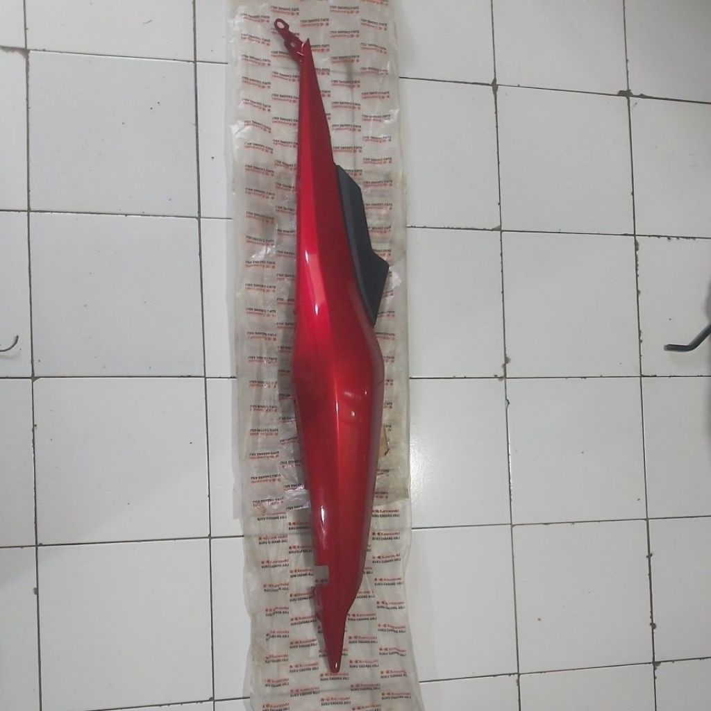 Body kawasaki zx130 kanan merah (Baru)
