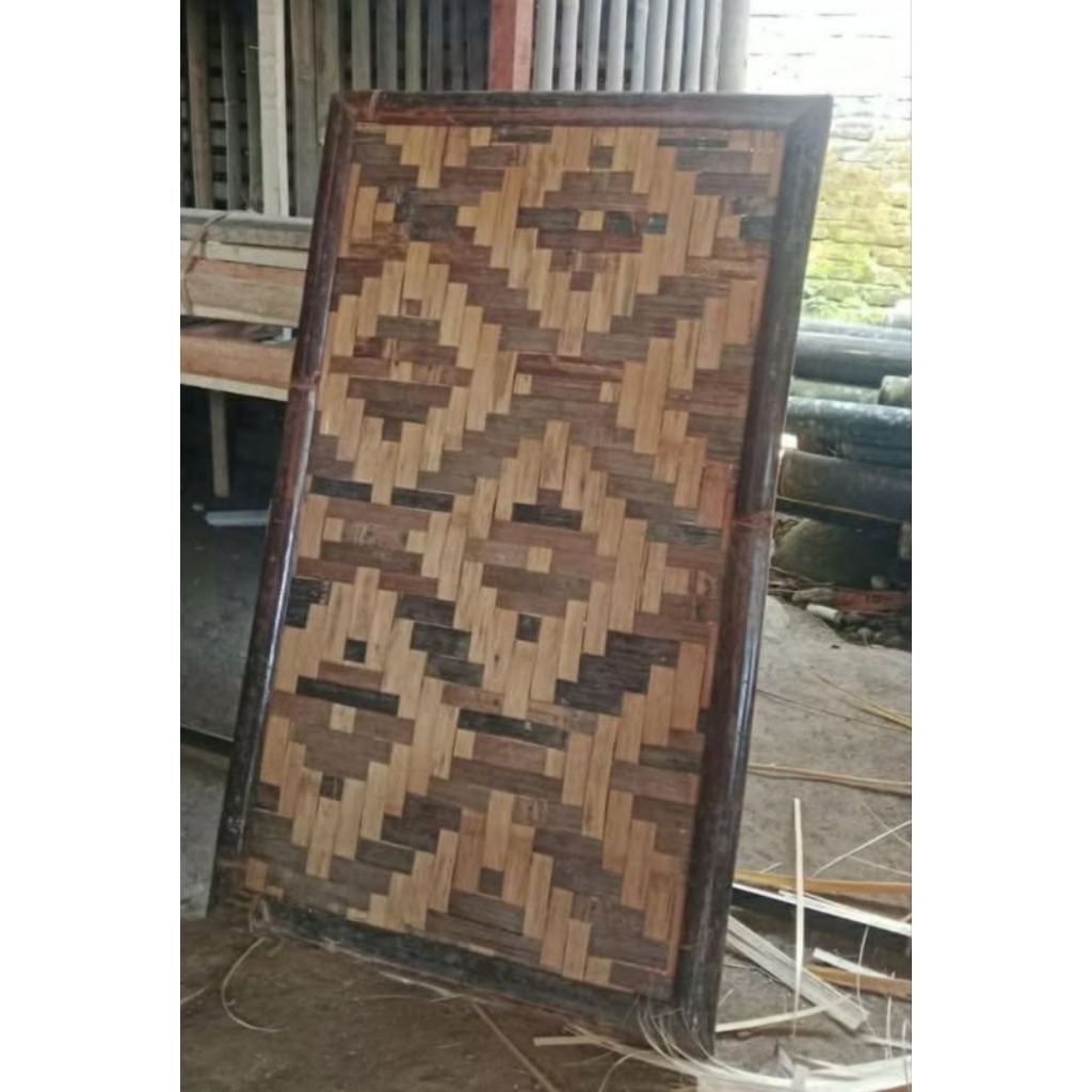 Anyaman Bambu Motif Bingkai