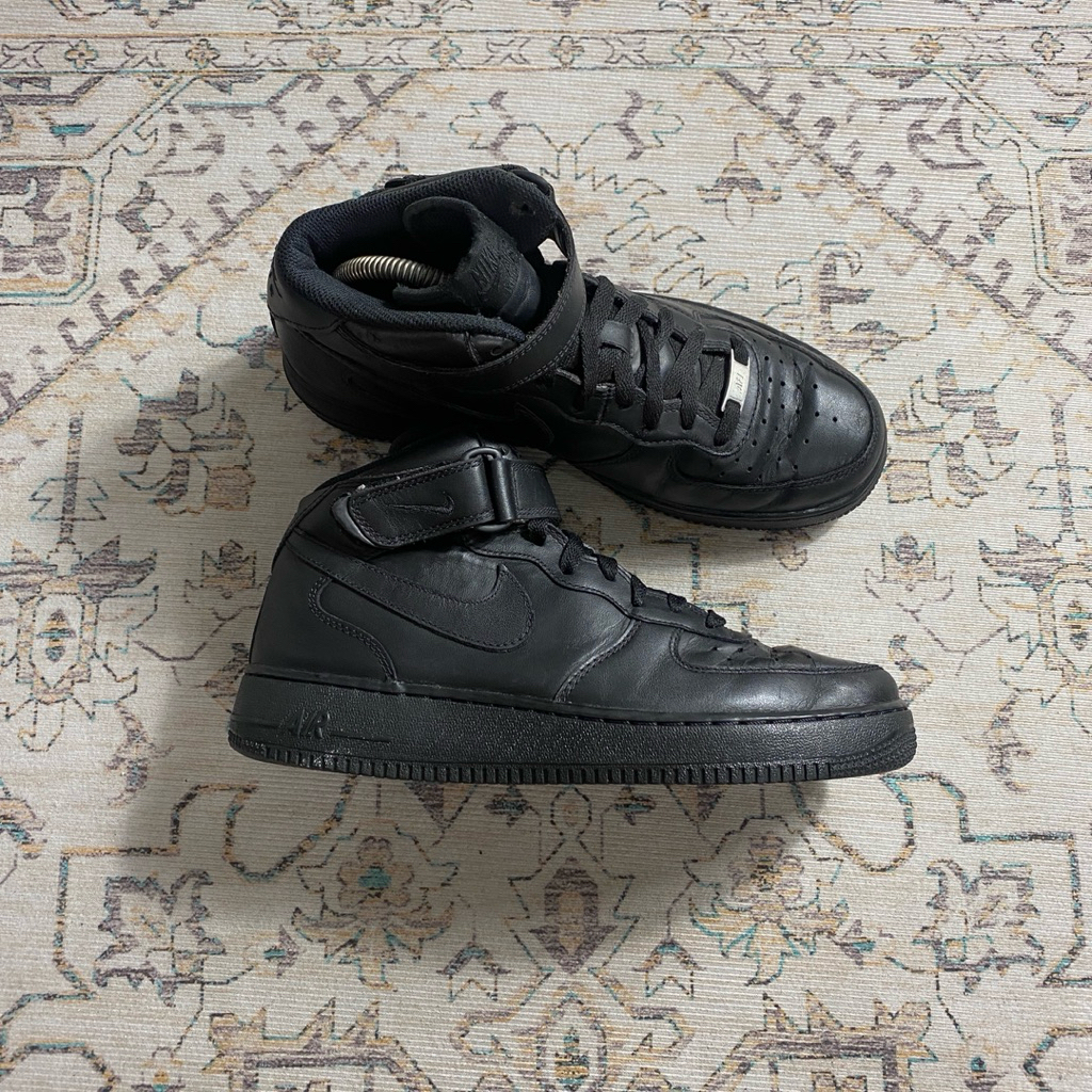 Nike AF1 Mid "Triple Black"