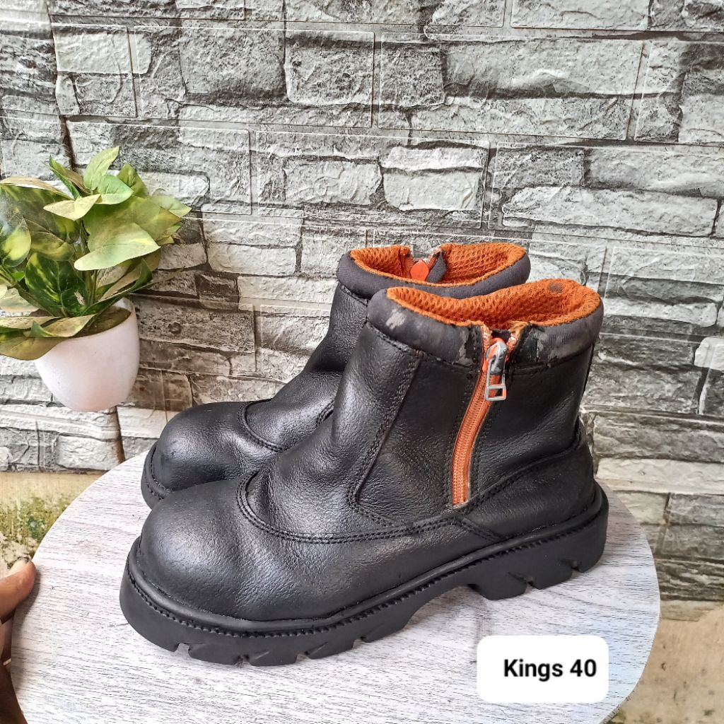 Sepatu safety second merk Kings size40 insol25cm