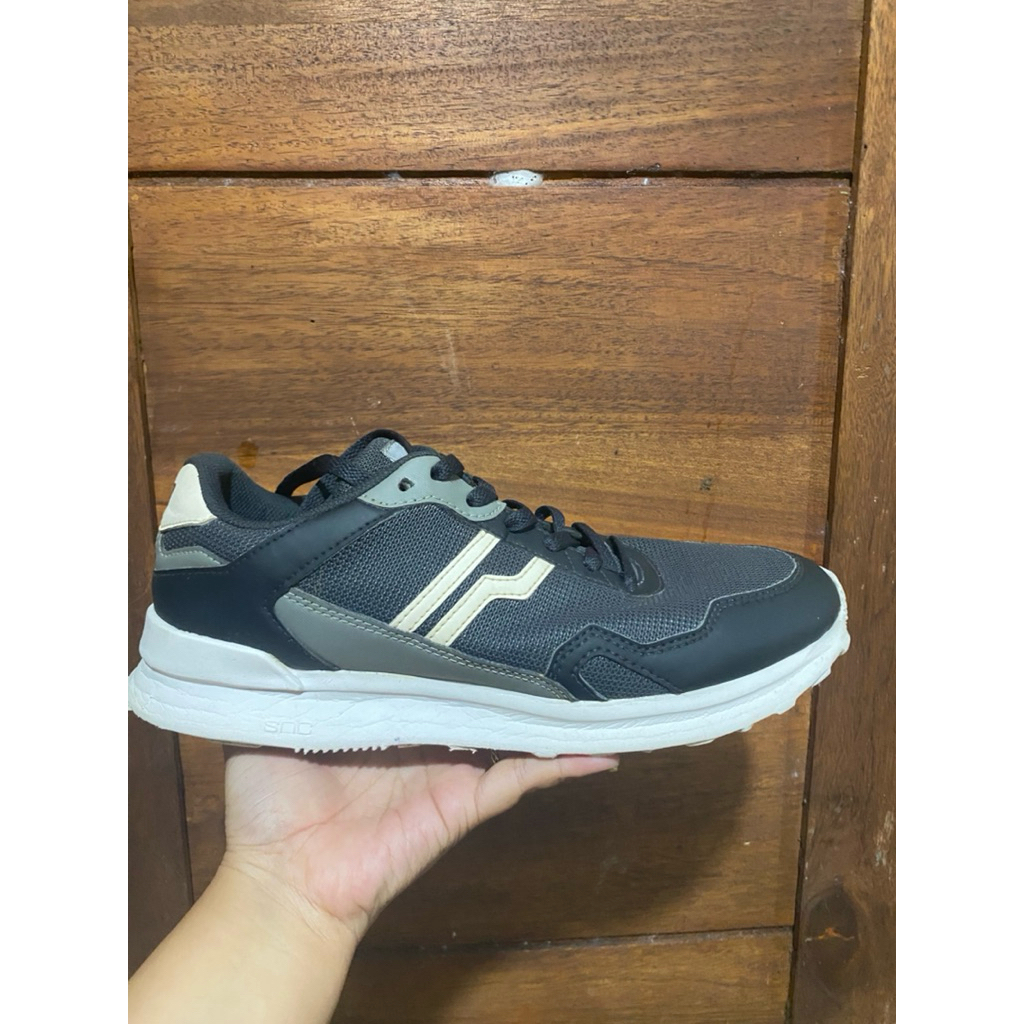 PRELOVED SEPATU PIERO UK 42