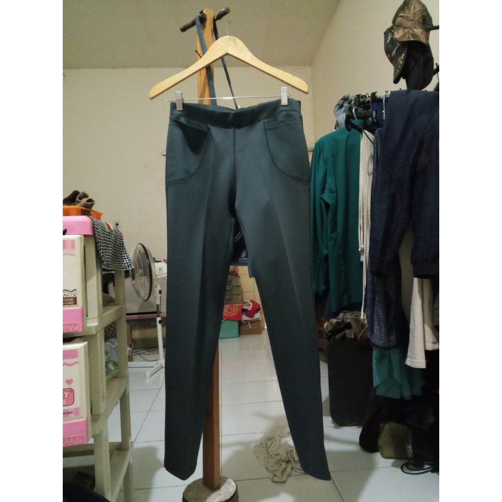 celana panjang wanita pants street Caroline kosasih preloved