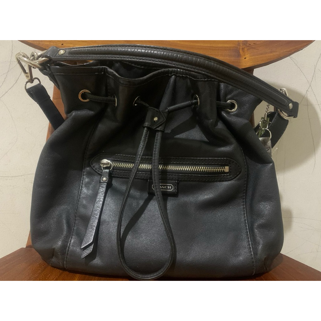 Preloved Coach Black Leather Daisy Drawstring Crossbody Bag
