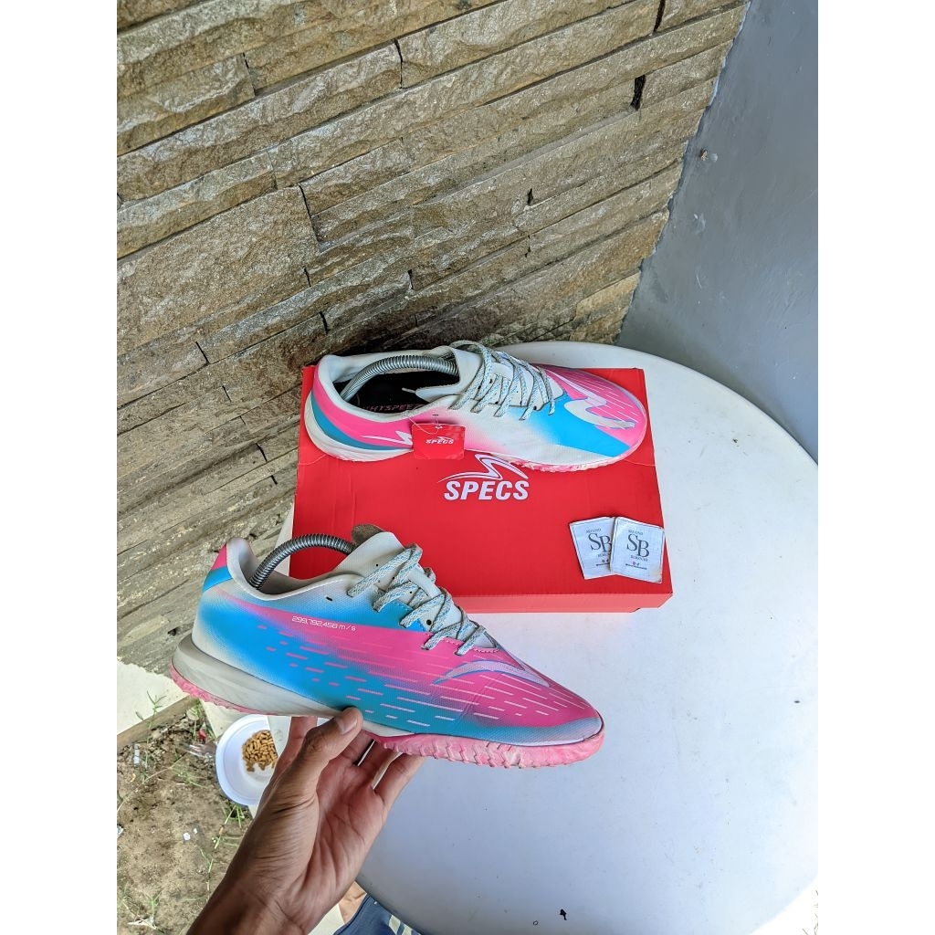 SIZE 41 | Specs Accelelator Lightspeed 5 Pro IN Lily White/Bluebird/Knockout Pink | 2nd/second