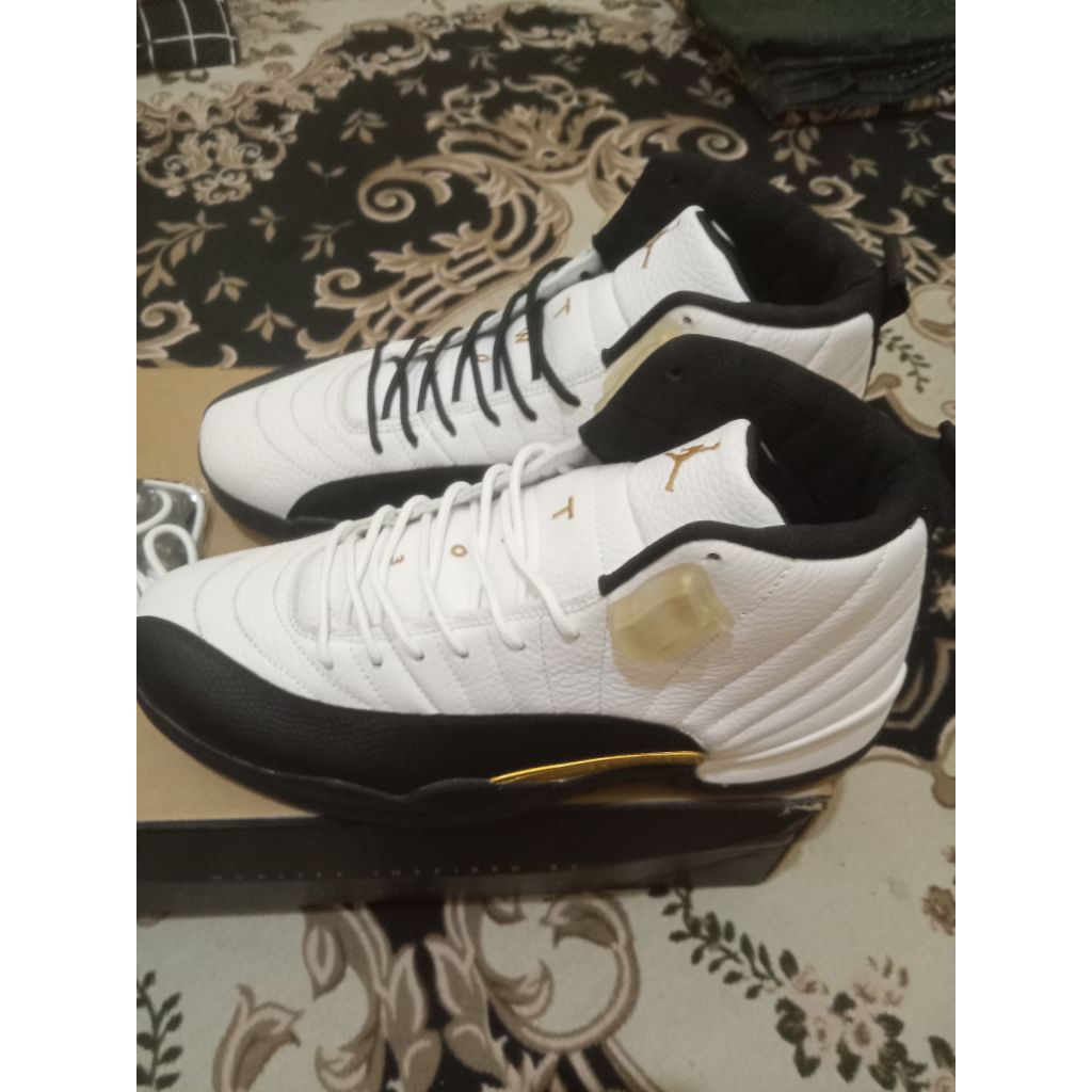 AIR JORDAN 12 RETRO WHITE/METALLIC GOLD-BLACK UK.44