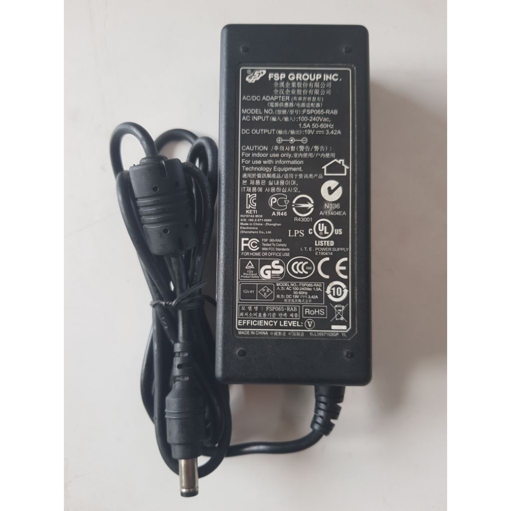 Adaptor charger FSP 19V-3.42A port 5.5mm