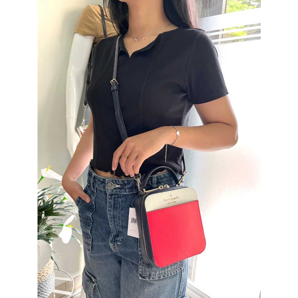 Ready ks Daisy colorblock vanity crossbody. Red multi. 14x15.5x6cm.