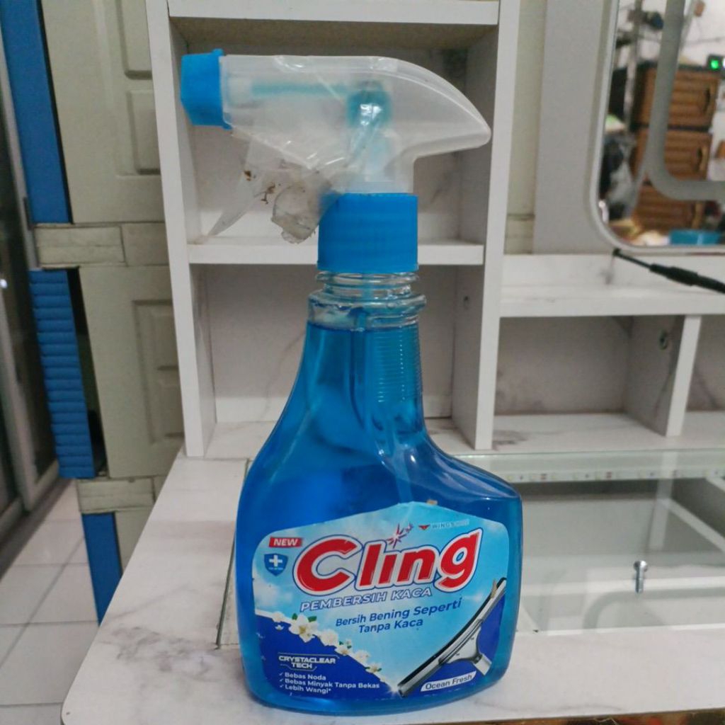 CLING PEMBERSIH KACA 440ML
