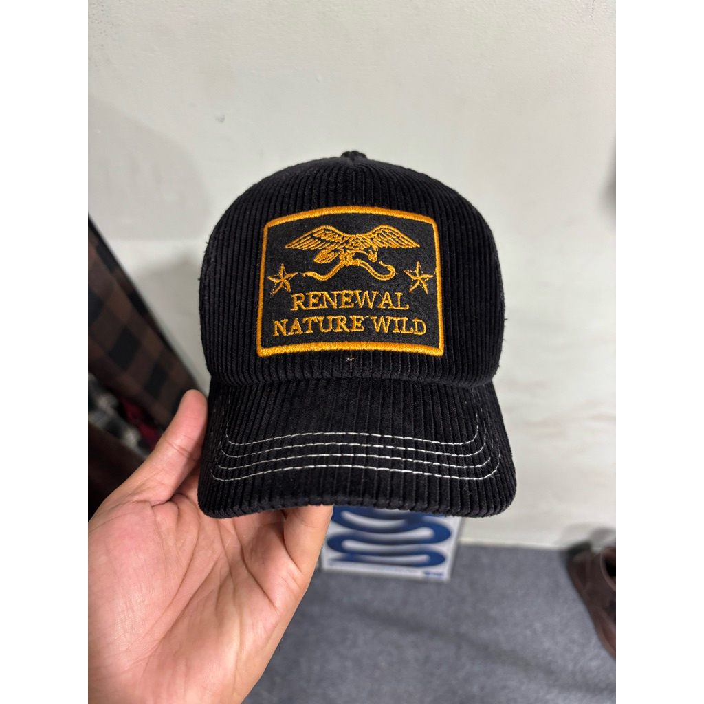 Topi Trucker Corduroy Lidah Pendek